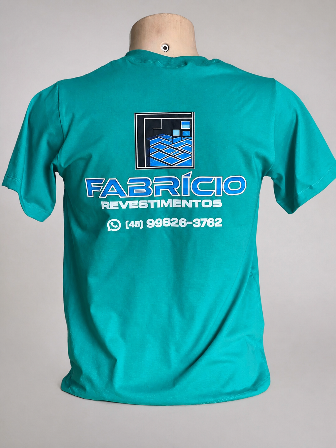 Camiseta PV verde turquesa personalizada nas costas