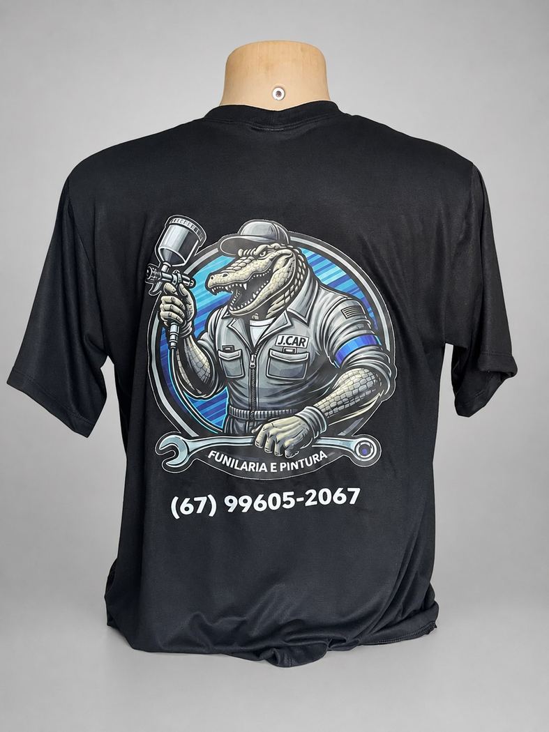 Estampa DTF colorida em camiseta preta